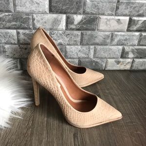 Steve Madden Helliix snakeskin Nude leather pumps